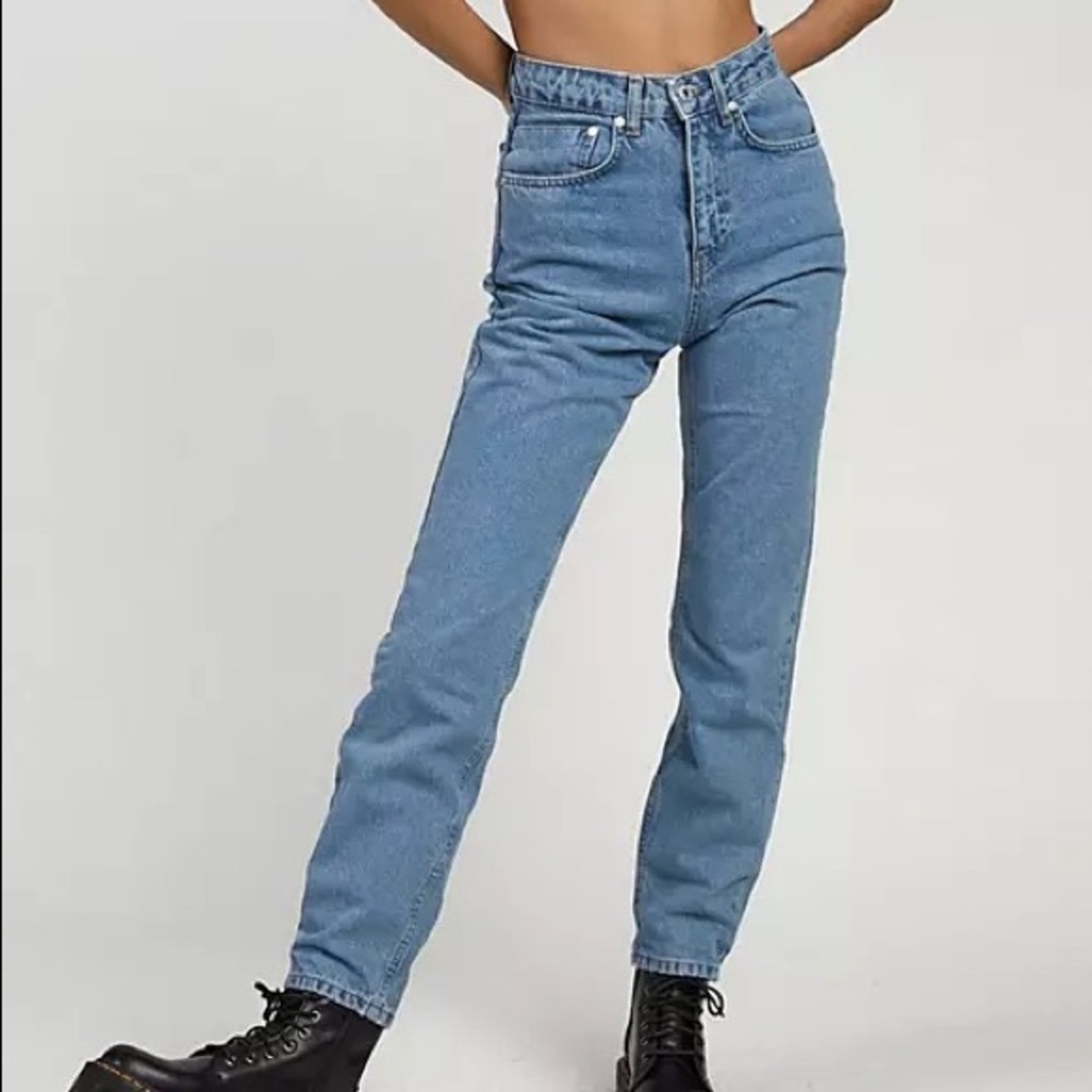 Ragged Priest Cougar Mom Jean in Light blue size 26